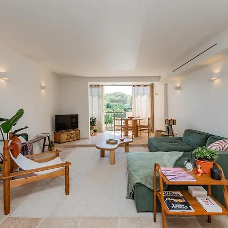 Sienna, 3 En アパート